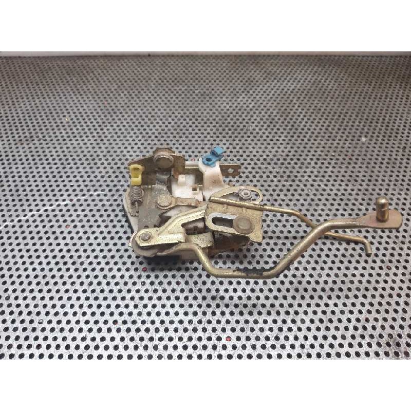 Recambio de cerradura puerta delantera derecha para hyundai h 1 referencia OEM IAM  84544 