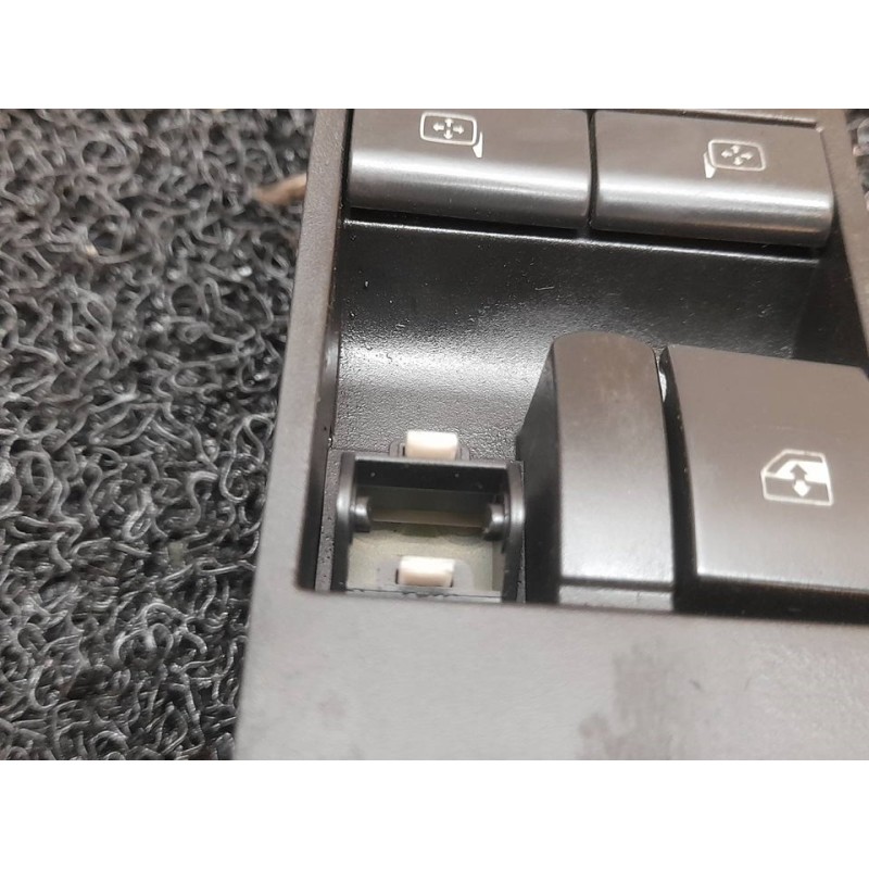 Recambio de mando elevalunas delantero izquierdo para opel zafira b enjoy referencia OEM IAM 13209203 03495216 GM 2