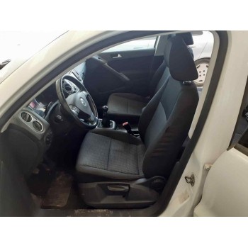 ASIENTO DELANTERO IZQUIERDO 