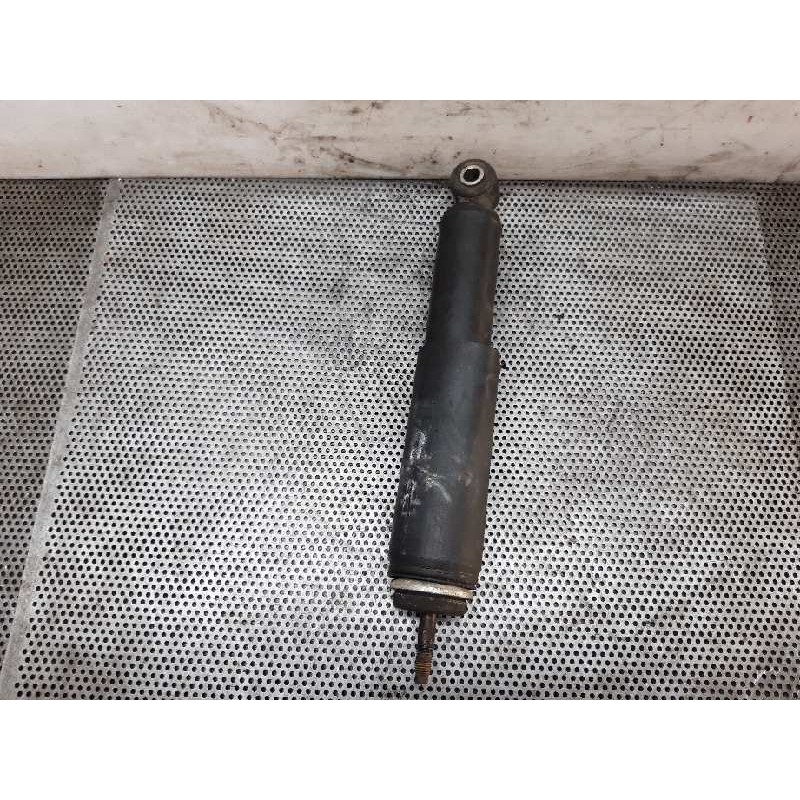 Recambio de amortiguador delantero derecho para nissan cabstar 01.04  cabina doble cabina doble referencia OEM IAM   