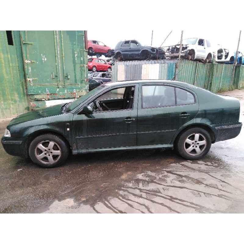 skoda octavia berlina (1u2) del año 2000
