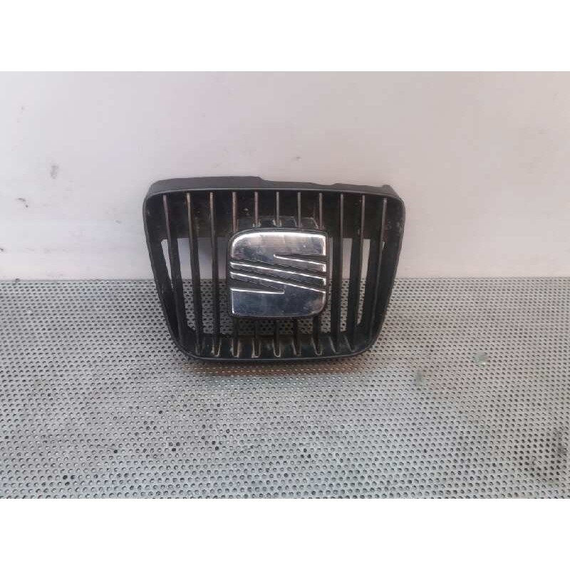 Recambio de rejilla delantera para seat cordoba berlina (6k2) signo referencia OEM IAM   