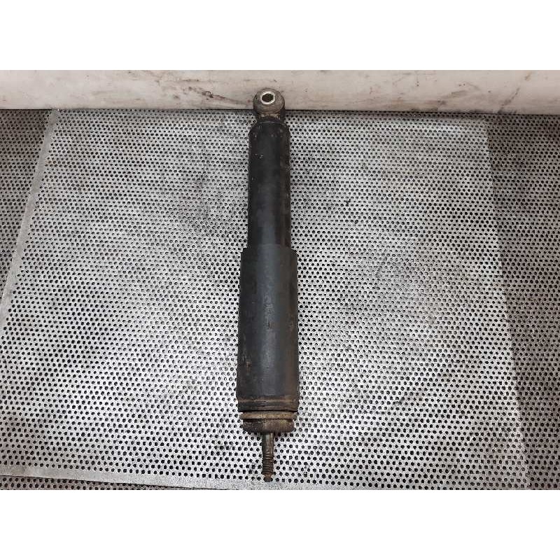 Recambio de amortiguador delantero izquierdo para nissan cabstar 01.04  cabina doble cabina doble referencia OEM IAM   