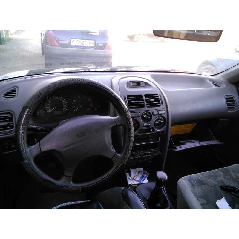 mitsubishi carisma berina 5 (da0) del año 1998