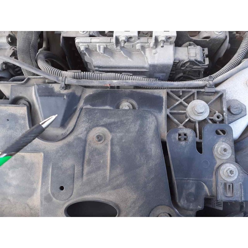 Recambio de panel frontal para renault megane iii sport tourer dynamique referencia OEM IAM 2
