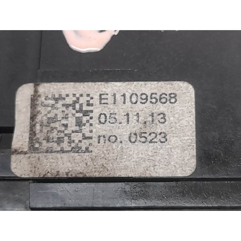 Recambio de mando limpia para dacia sandero stepway referencia OEM IAM E1109568 - Blanco 3