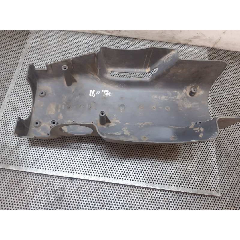 Recambio de tapa volante superior para nissan cabstar 01.04  cabina doble cabina doble referencia OEM IAM - Blanco 3
