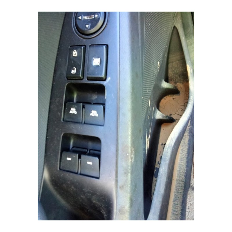 Recambio de mando elevalunas delantero izquierdo para hyundai ioniq tecno plug-in hybrid referencia OEM IAM   