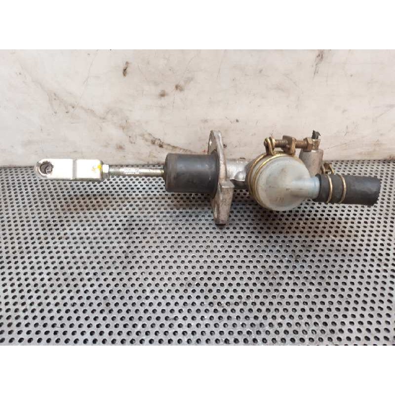 Recambio de bomba embrague para nissan cabstar 01.04  cabina doble cabina doble referencia OEM IAM   