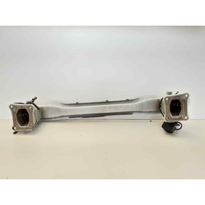 Recambio de refuerzo paragolpes delantero para ford focus lim. (cb8) edition referencia OEM IAM - Blanco 2