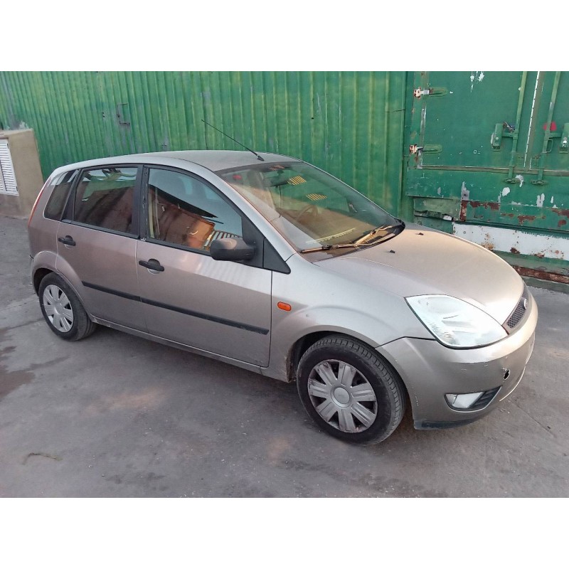 ford fiesta (cbk) del año 2004