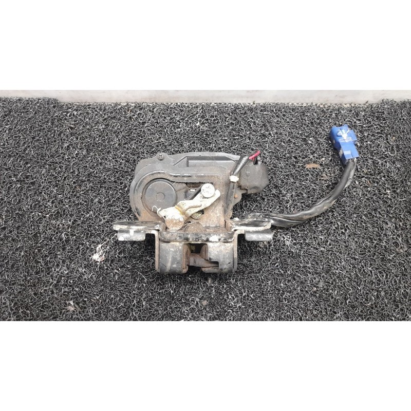 Recambio de cerradura maletero / porton para toyota prius (nhw20) sol referencia OEM IAM - Blanco 2