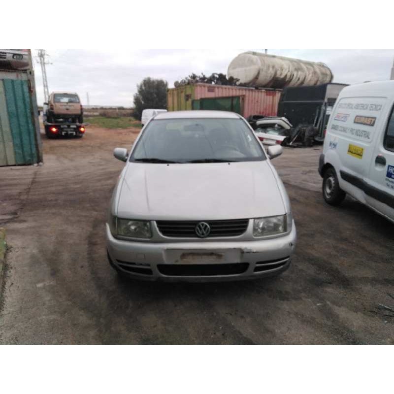 volkswagen polo berlina (6n1) del año 1998