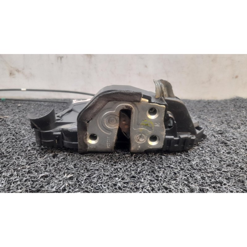 Recambio de cerradura puerta delantera derecha para toyota prius (nhw20) sol referencia OEM IAM   