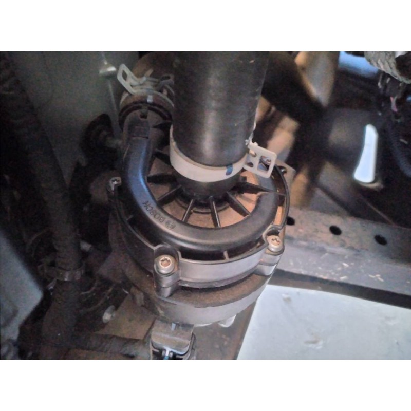 Recambio de bomba agua para renault captur ii e-tech engineered referencia OEM IAM   