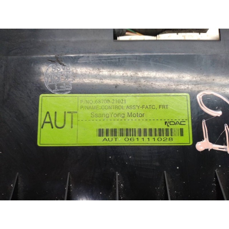 Recambio de mando climatizador para ssangyong rodius xdi referencia OEM IAM 6870021021 - Negro 5