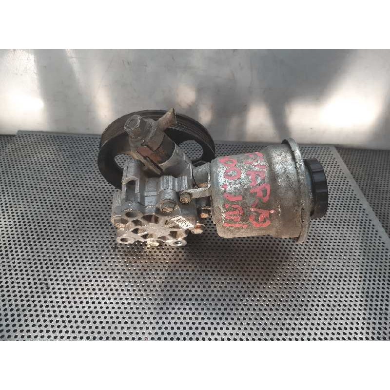 Recambio de bomba direccion para toyota yaris (ncp1/nlp1/scp1) 1.0 cat referencia OEM IAM W2B2E331 131085 4