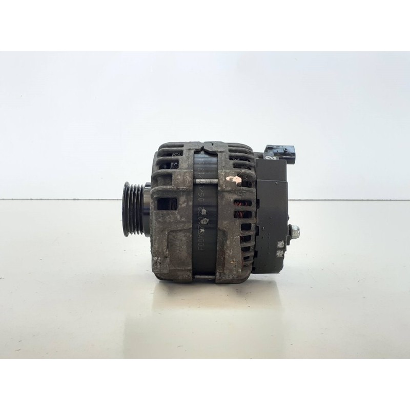 Recambio de alternador para mercedes-benz clase cla (w117) cla 220 cdi (117.303) referencia OEM IAM A0009063322  BOSCH