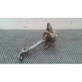 RETENEDOR PUERTA TRASERA IZQUIERDA 