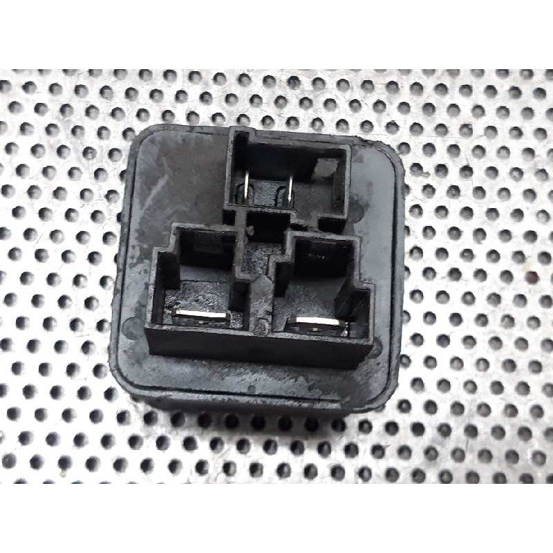 Recambio de rele para nissan cabstar 01.04  cabina doble cabina doble referencia OEM IAM 2523069T00 - Blanco 2