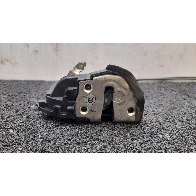 Recambio de cerradura puerta trasera izquierda para toyota prius (nhw20) sol referencia OEM IAM   
