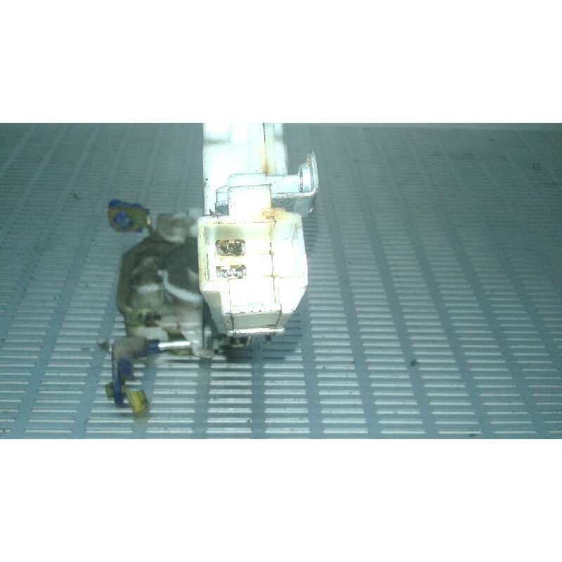 Recambio de cerradura puerta delantera derecha para nissan vanette cargo 2.3 diesel referencia OEM IAM 8055261U01 3
