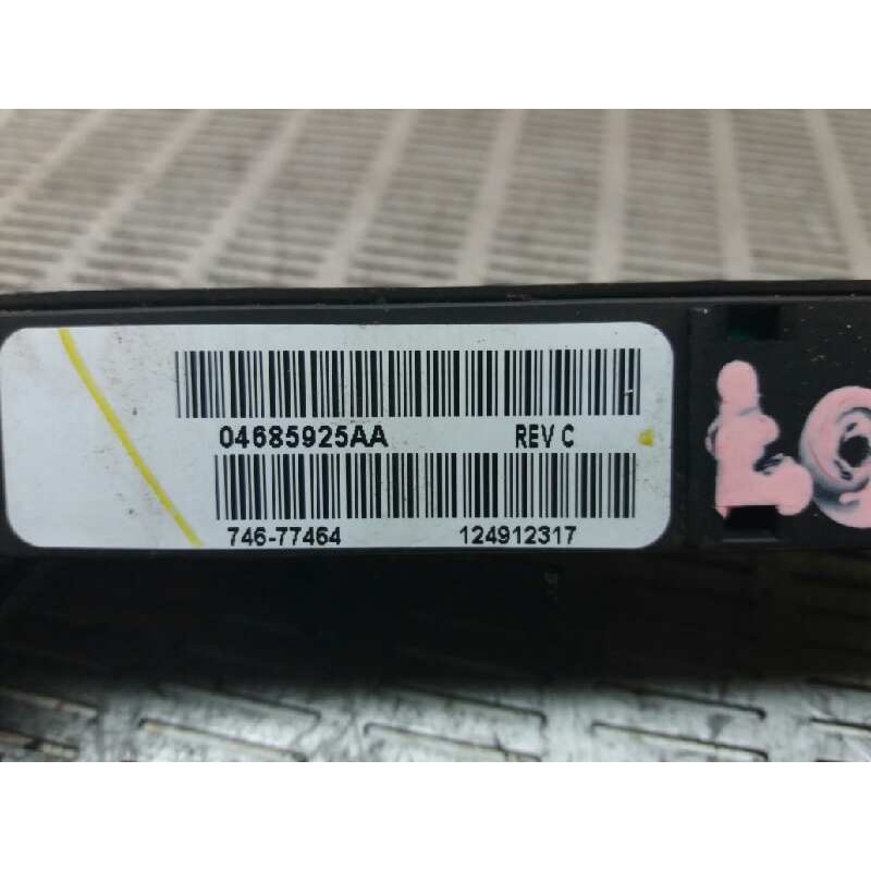 Recambio de warning para chrysler grand voyager 2.5crdi referencia OEM IAM 04685925AA - Negro 2