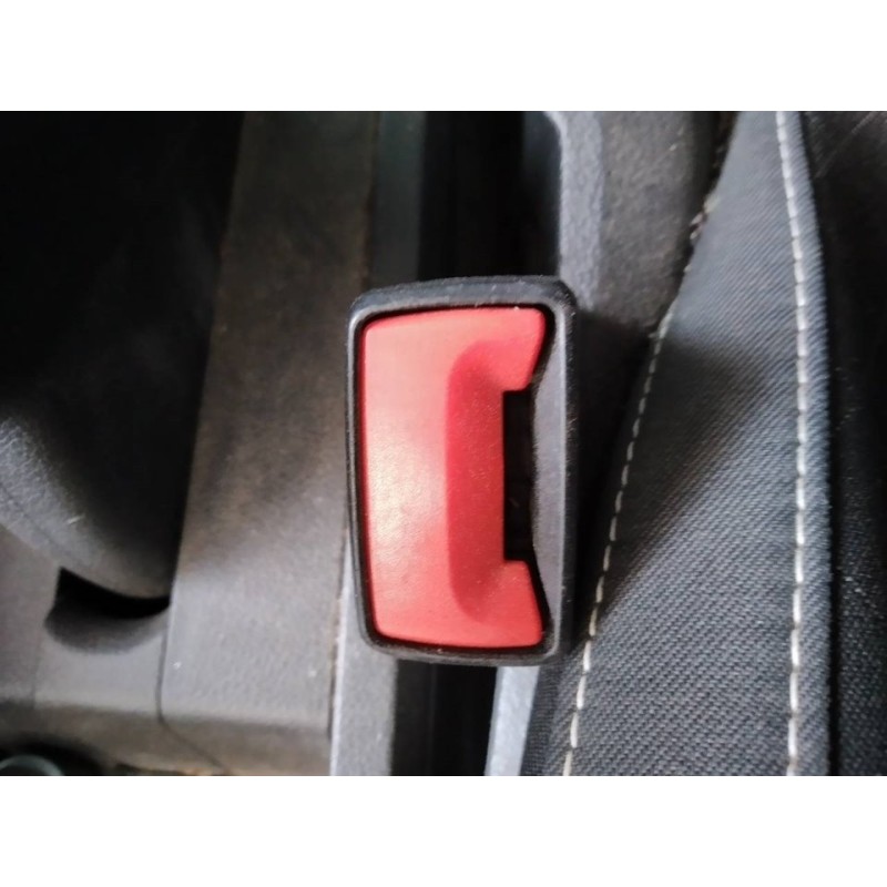 Recambio de enganche cinturon delantero izquierdo para skoda fabia ambition plus referencia OEM IAM - Blanco 2