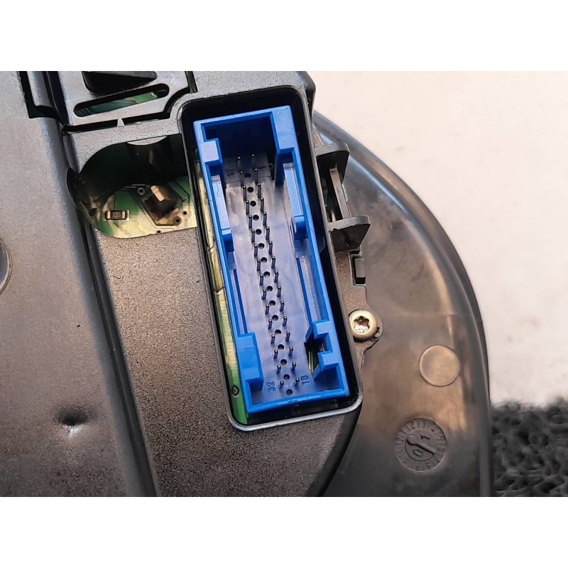 Recambio de cuadro instrumentos para volkswagen passat berlina (3b3) comfortline referencia OEM IAM 3B0920827A  VDO 4
