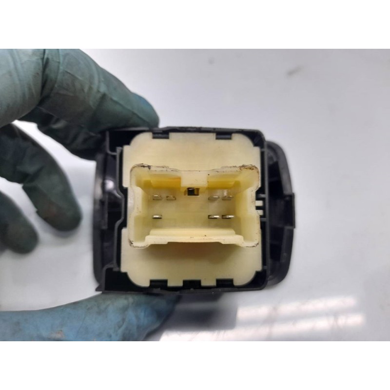 Recambio de mando elevalunas delantero izquierdo para dacia sandero laureate referencia OEM IAM 254117873R - Blanco 3