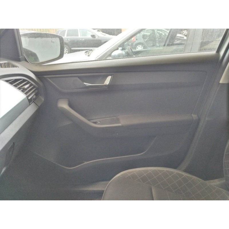 Recambio de guarnecido puerta delantera derecha para skoda fabia ambition plus referencia OEM IAM   