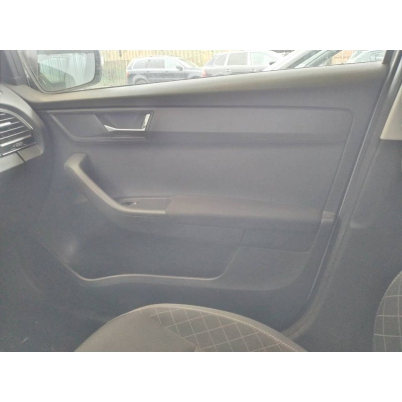 Recambio de guarnecido puerta delantera derecha para skoda fabia ambition plus referencia OEM IAM - Blanco 2