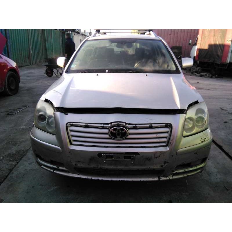 toyota avensis wagon (t25) del año 2004