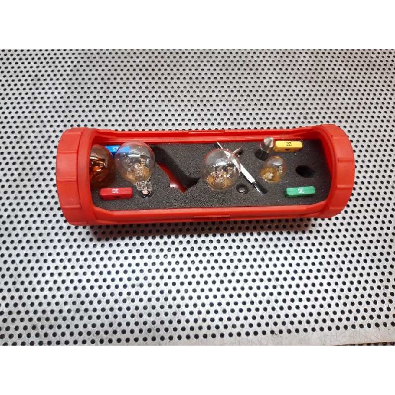 Recambio de bombillas para audi a4 berlina (8e) 2.0 tdi 16v (103kw) referencia OEM IAM   