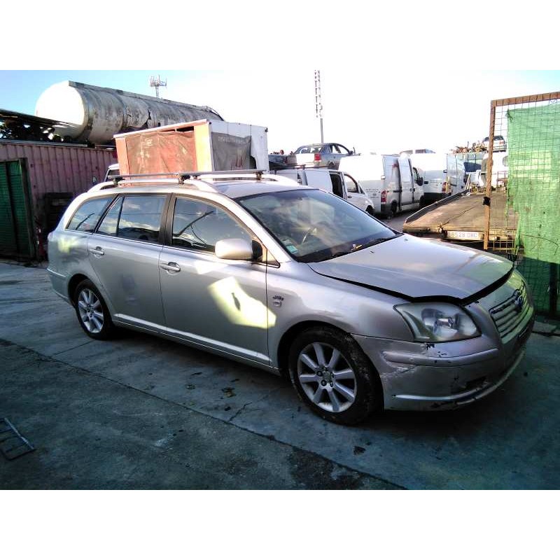 toyota avensis wagon (t25) del año 2004