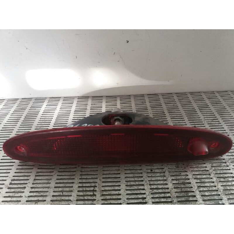 Recambio de luz central de freno para chrysler grand voyager 2.8 crd referencia OEM IAM   