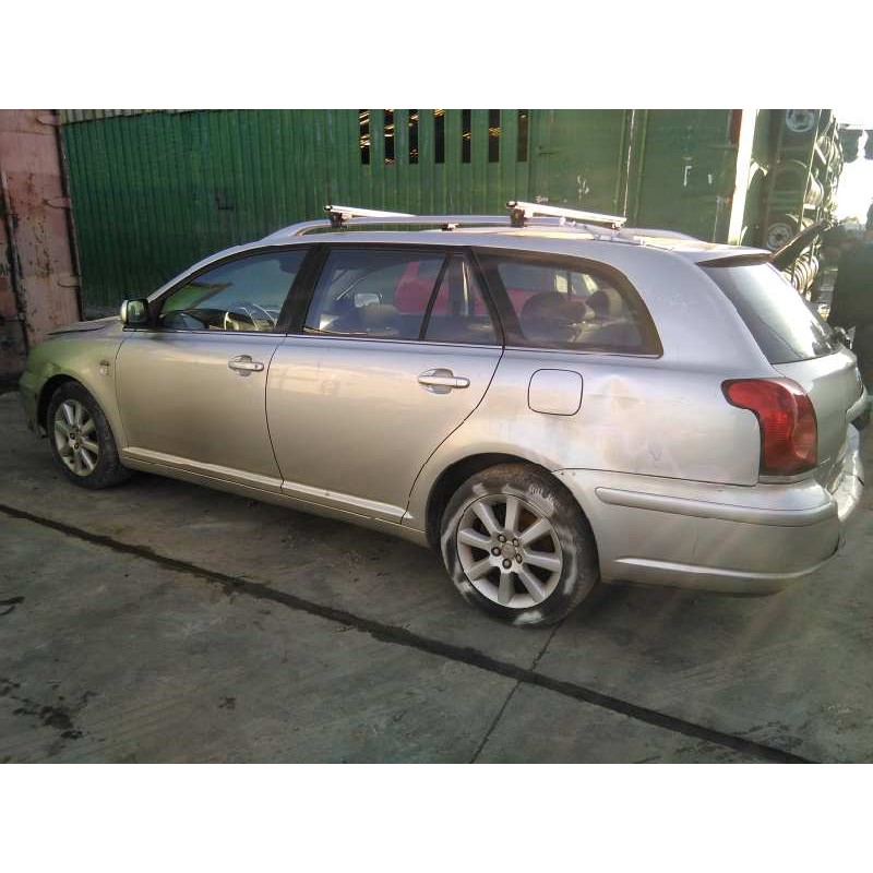 toyota avensis wagon (t25) del año 2004