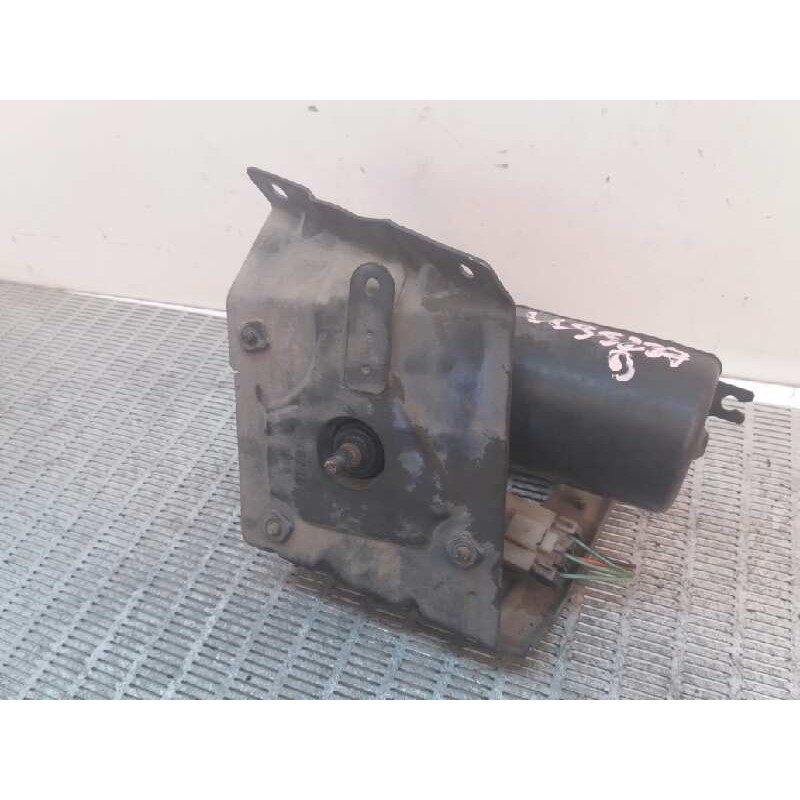 Recambio de motor limpia delantero para nissan serena (c23m) 2.3 diesel referencia OEM IAM 964767 2