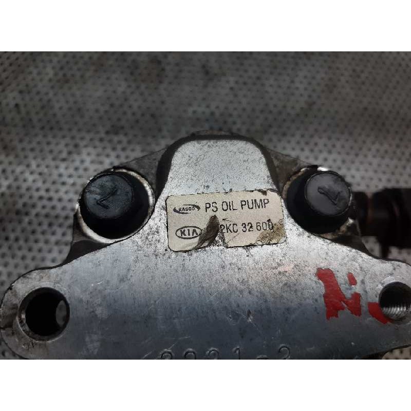 Recambio de bomba direccion para kia carens 2.0 crdi referencia OEM IAM 2KC32600 33126 2