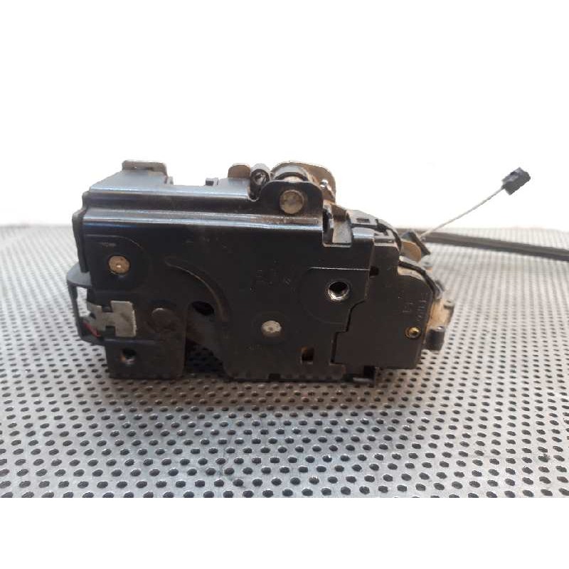 Recambio de cerradura puerta delantera izquierda para volkswagen golf iv berlina (1j1) gti referencia OEM IAM 3B1837015Q  