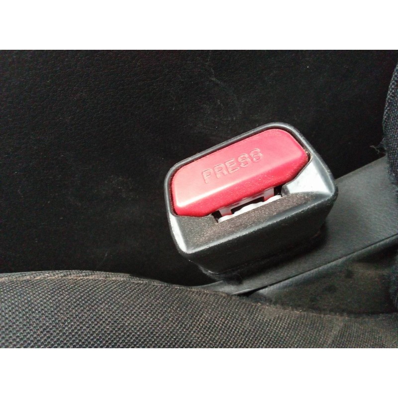 Recambio de enganche cinturon delantero izquierdo para mazda cx-30 selection 2wd referencia OEM IAM   
