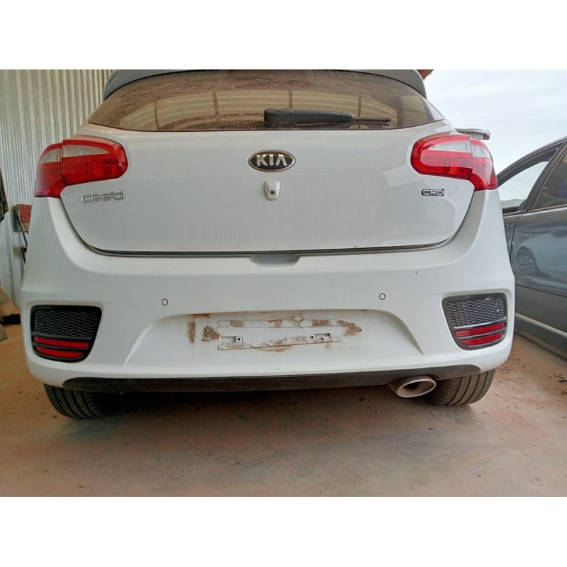 Recambio de paragolpes trasero para kia cee´d business referencia OEM IAM   