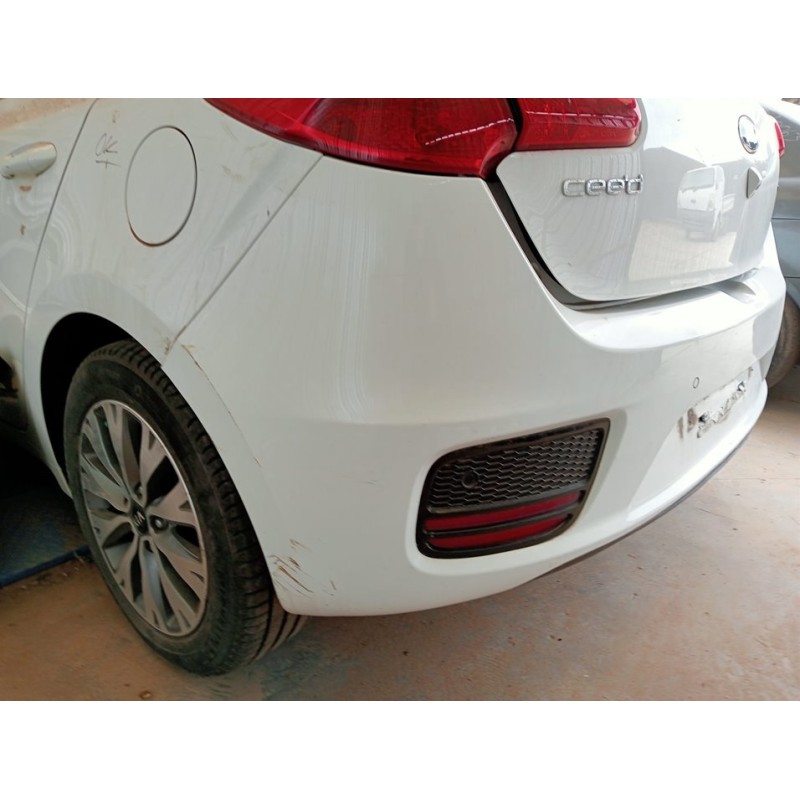 Recambio de paragolpes trasero para kia cee'd business referencia OEM IAM - Blanco 2