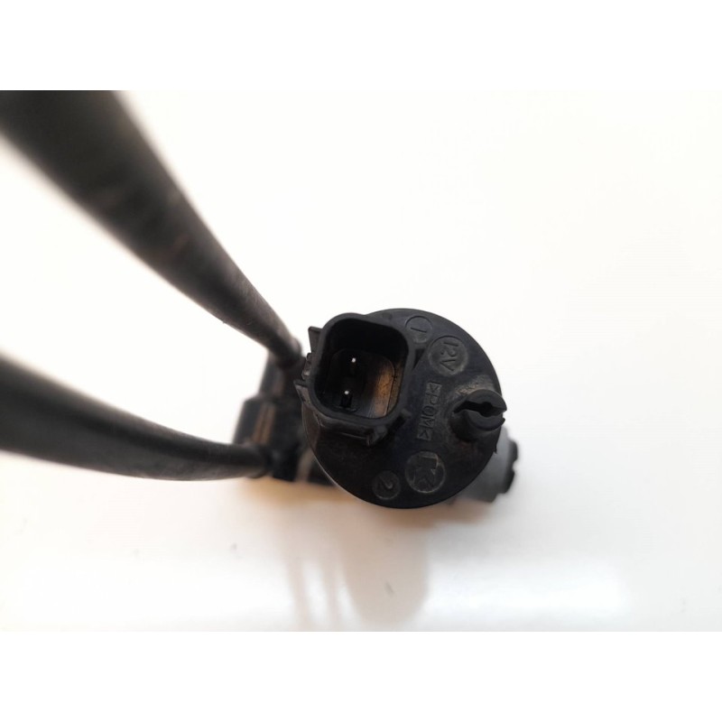 Recambio de bomba limpia para ford fiesta (ccn) trend referencia OEM IAM - Blanco 2