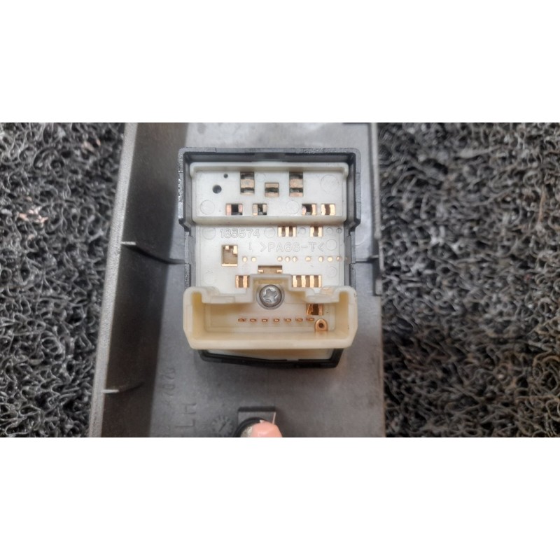 Recambio de mando elevalunas delantero izquierdo para toyota prius (nhw20) sol referencia OEM IAM 8482047050 - Blanco 3