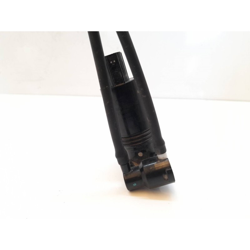 Recambio de bomba limpia para ford fiesta (ccn) trend referencia OEM IAM - Blanco 4