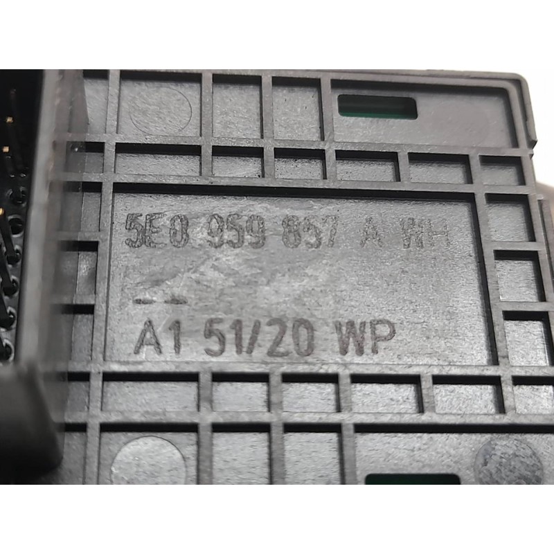 Recambio de mando elevalunas delantero izquierdo para skoda fabia ambition plus referencia OEM IAM 5E0959857A - Blanco 4