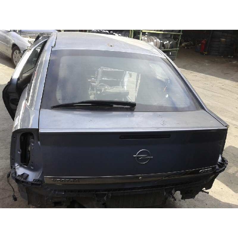 opel vectra c berlina del año 2004