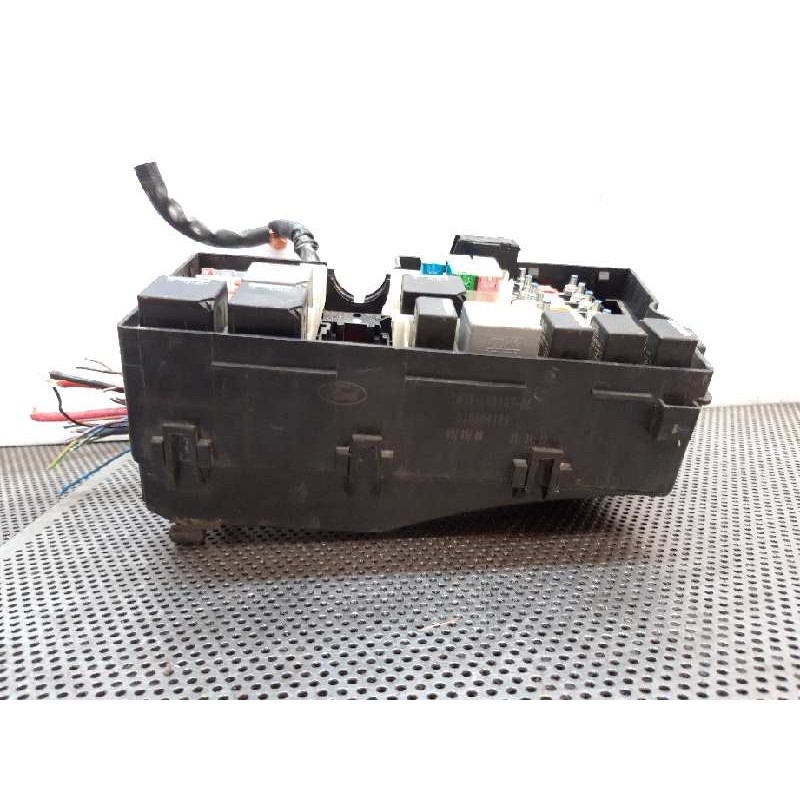 Recambio de caja reles / fusibles para ford kuga (cbv) trend referencia OEM IAM 8K31997080629 2