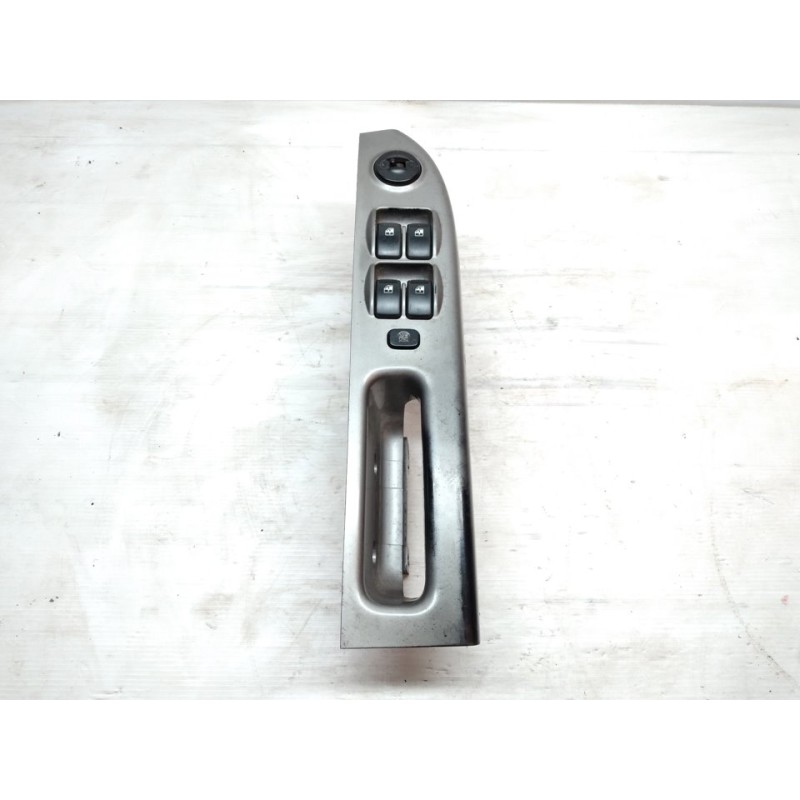 Recambio de mando elevalunas delantero izquierdo para kia carens 2.0 crdi ex monovolumen referencia OEM IAM 050112  